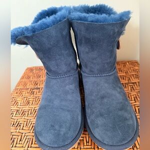 Genuine UGG Kids (Big Girl) Bailey Button Sheepskin Boots